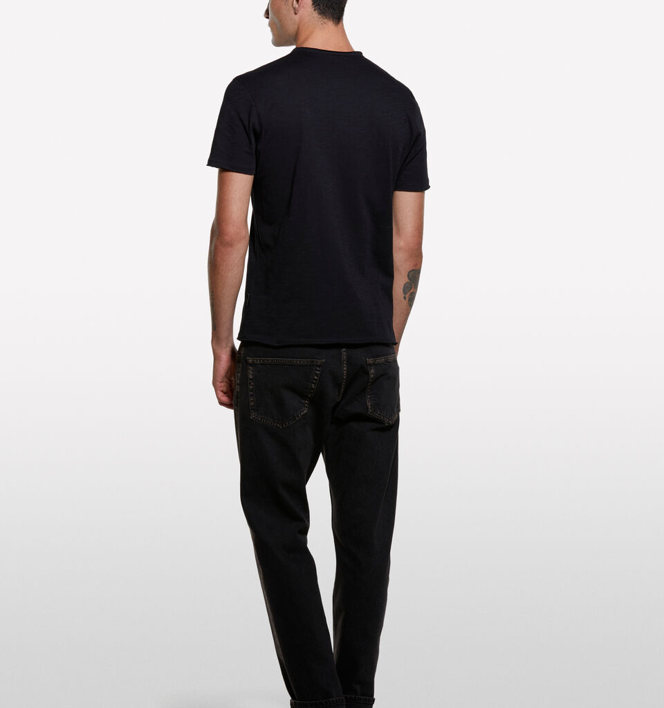 T-shirt serafino nera - t-shirt a manica corta da uomo - Nero | Sisley image number 2